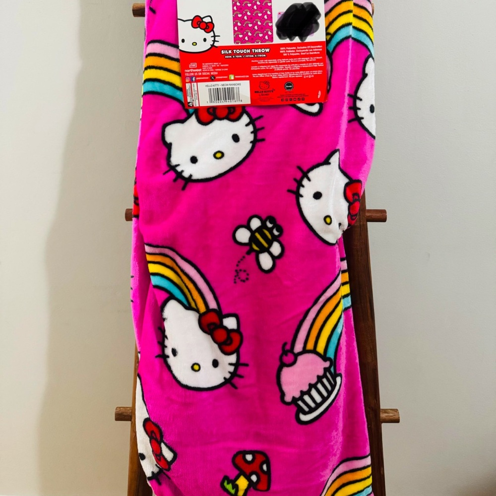 New hello kitty pink and white plush blanket throw